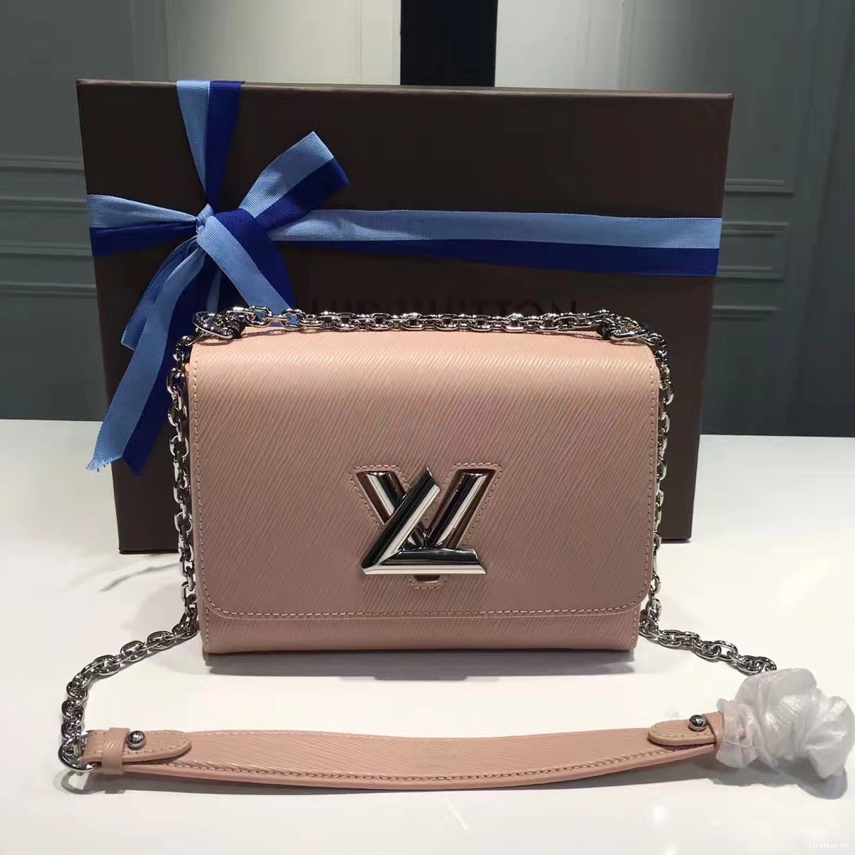 Louis Twist Vuitton 0715